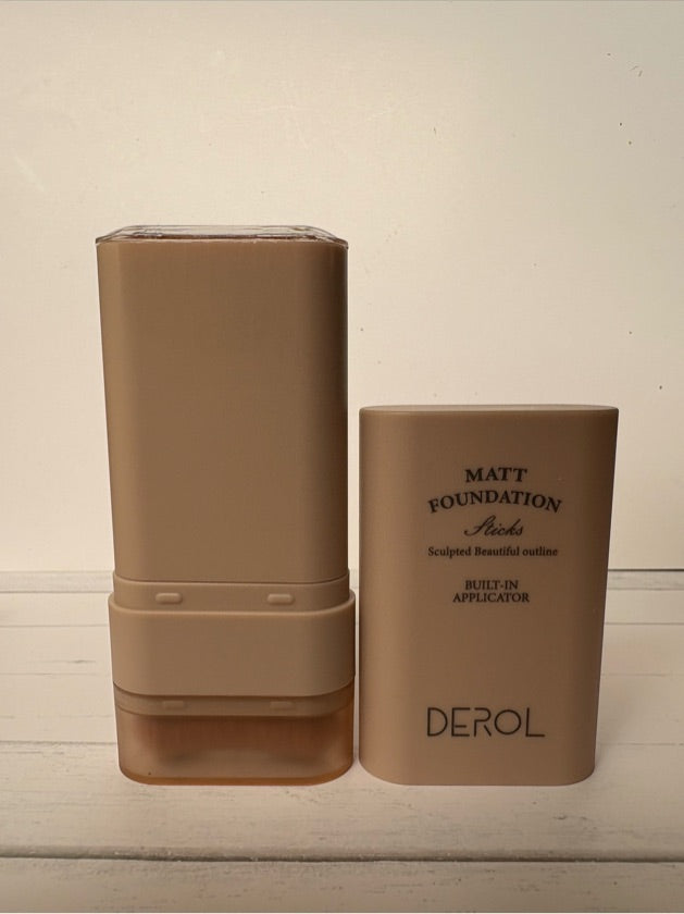 🩷 DEROL – Matt Foundation Stick