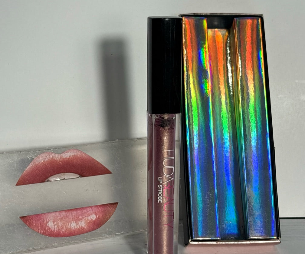 Huda beauty labial tono angelic