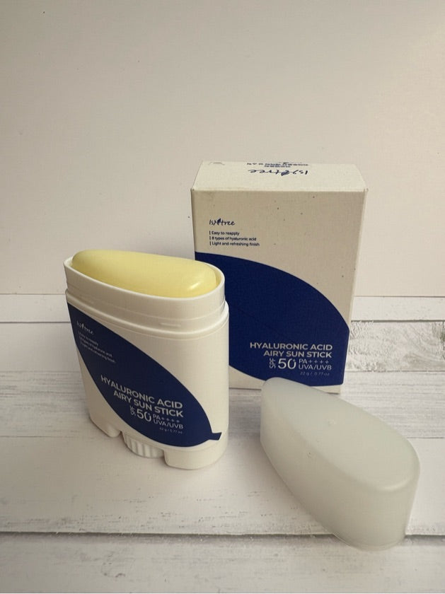 💙 Isntree – Hyaluronic Acid Airy Sun Stick SPF50+ PA++++ (22 g)