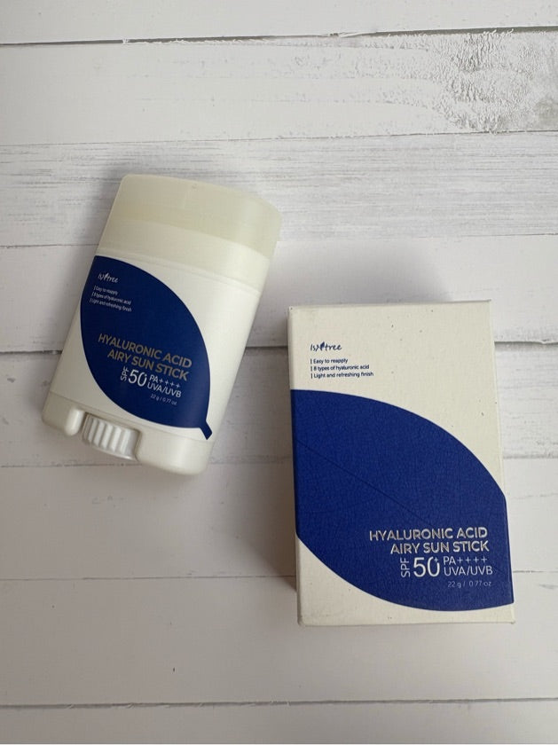 💙 Isntree – Hyaluronic Acid Airy Sun Stick SPF50+ PA++++ (22 g)