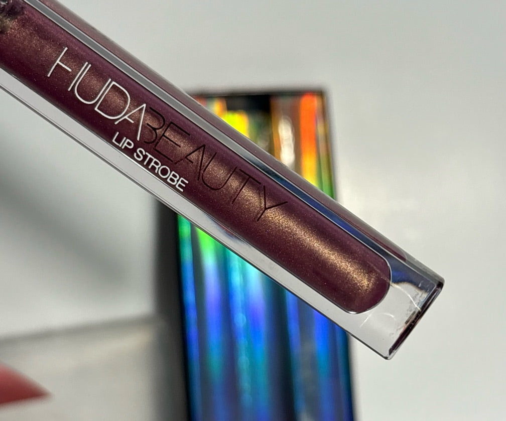 Huda beauty labial tono angelic