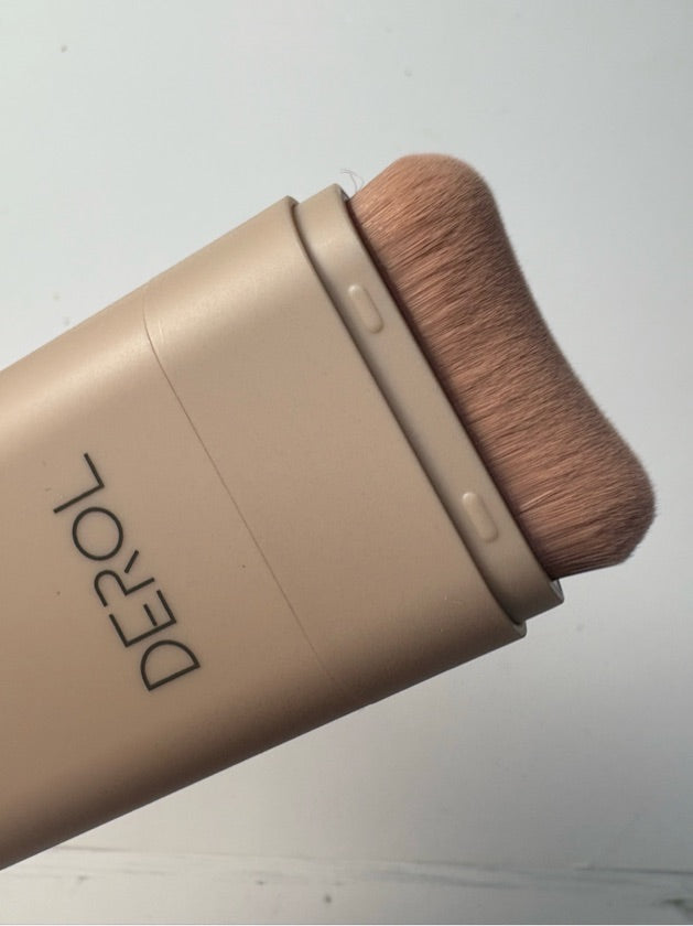 🩷 DEROL – Matt Foundation Stick