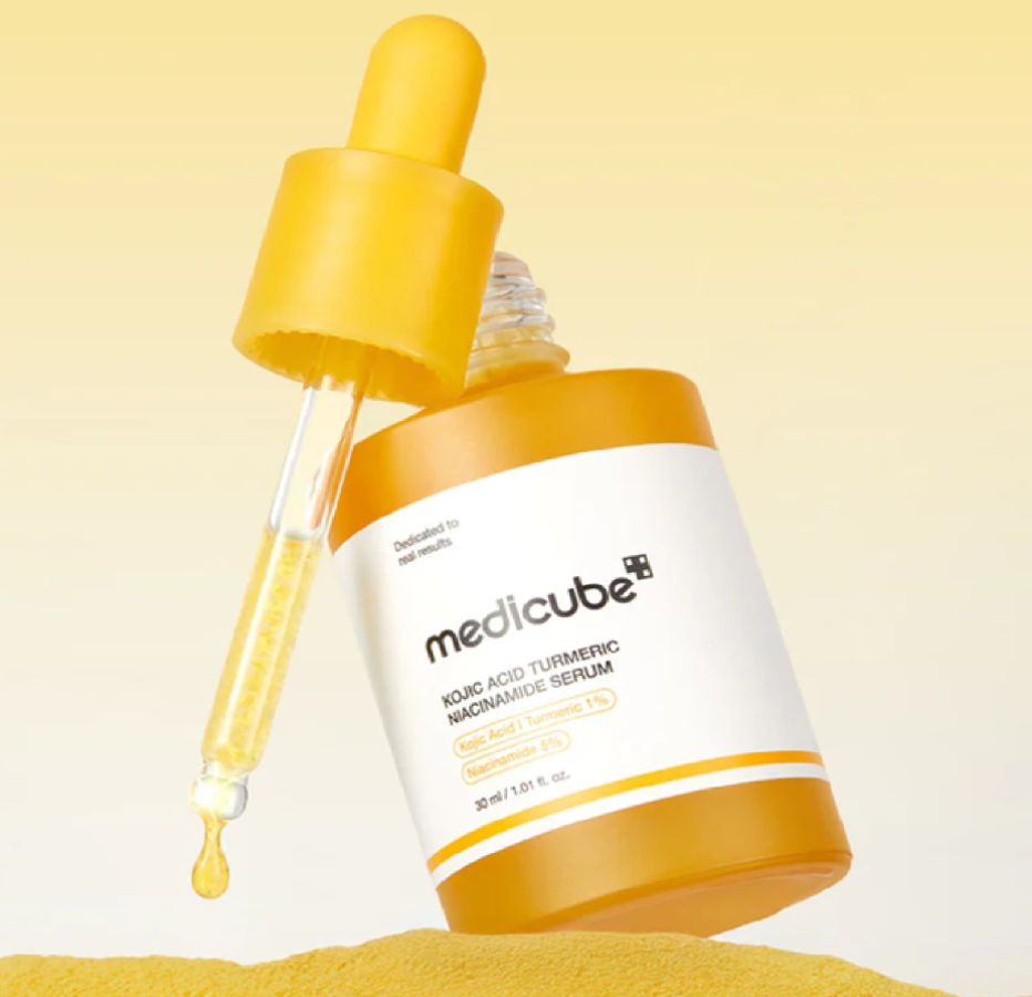 MEDICUBE KOJIC ACID TURMERIC NIACINAMIDE SERUM